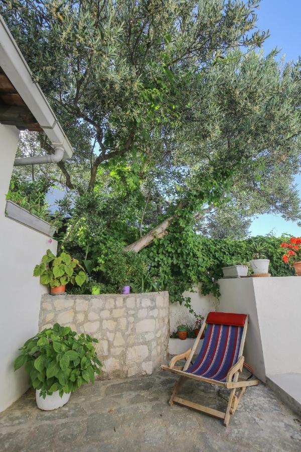 Artistic Summer House Marinovic With Garden&Bbq Supetar Exteriér fotografie